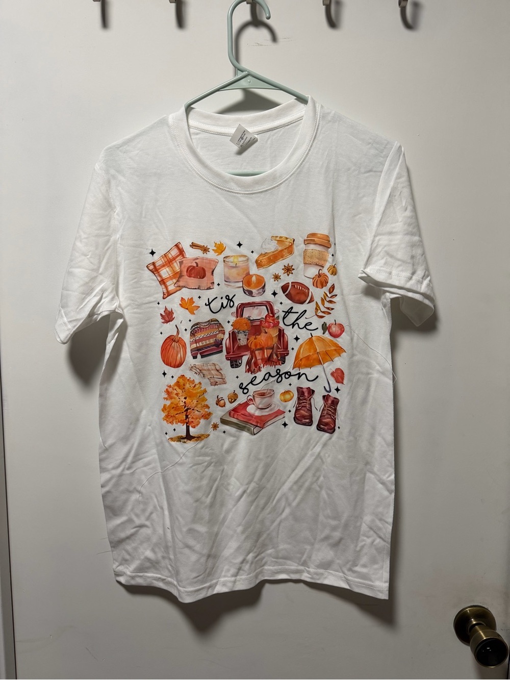 Tis the Season Graphic T-Shirt